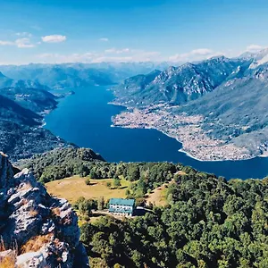 https://casa-valbrona.it-lombardy.com